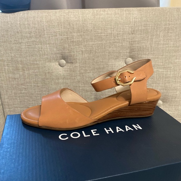 Cole Hann Genuine Leather Tan Wedge Sandals With Cushioned Footbed NIB - Picture 6 of 11